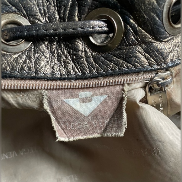 Authentic Bottega Veneta Leather bag . In excellent used condition. - Picture 9 of 10